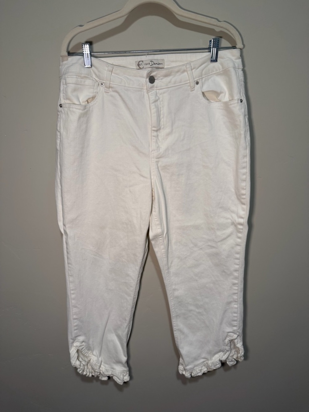 Cato Cream Cropped Ruffle-Hem Jeans